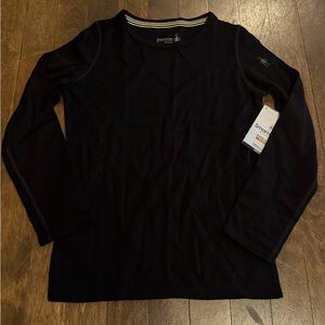 NWT Kids' Classic Thermal Merino Base Layer Crew neck shirt. Black. Medium.